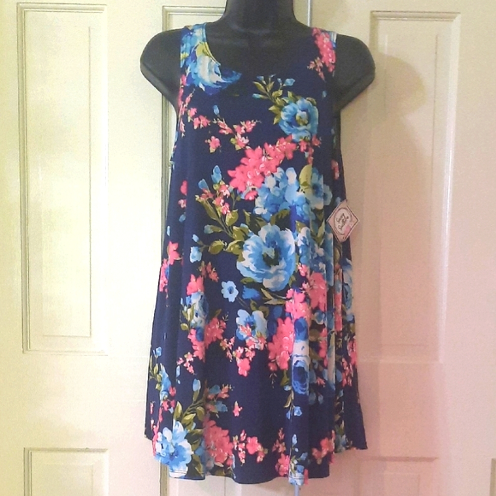 Floral Sleeveless Top - Womans Size: Small - Brand: Moa - Color: Navy & Pink